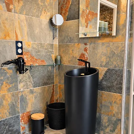 De Charme Avec - Jacuzzi, Terrasse Et Vue Sur L'aude Appartement *